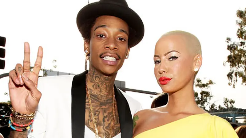 Wiz Khalifa Beri Pujian untuk Foto Nyaris Bugil Amber Rose