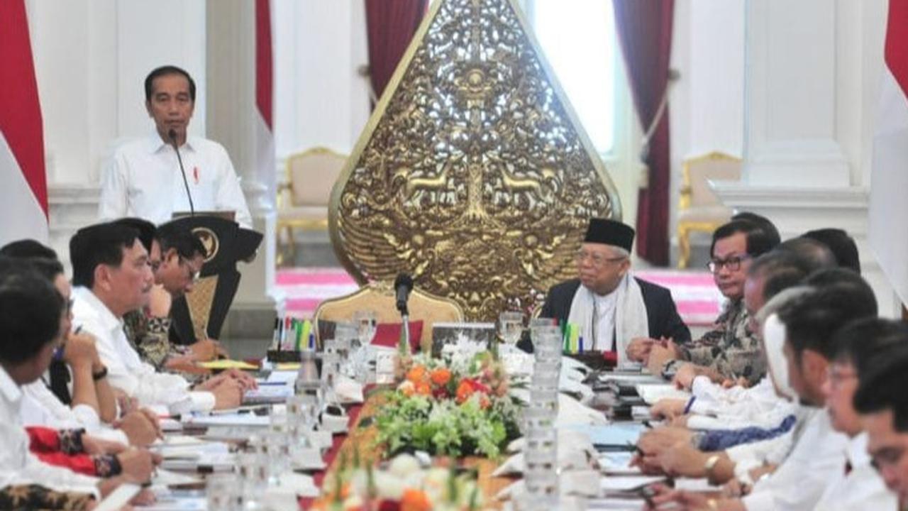 Jokowi rapat dengan menteri