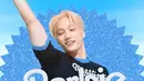 <p>Tampil dengan crop top dan rambut blonde, nggak sedikit netizen yang menyebut Kai EXO sebagai Ken versi Korea. [Foto: Twitter/thedomygod].</p>