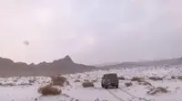 Fenomena langka, salju turun di Arab (Hareetz.com)