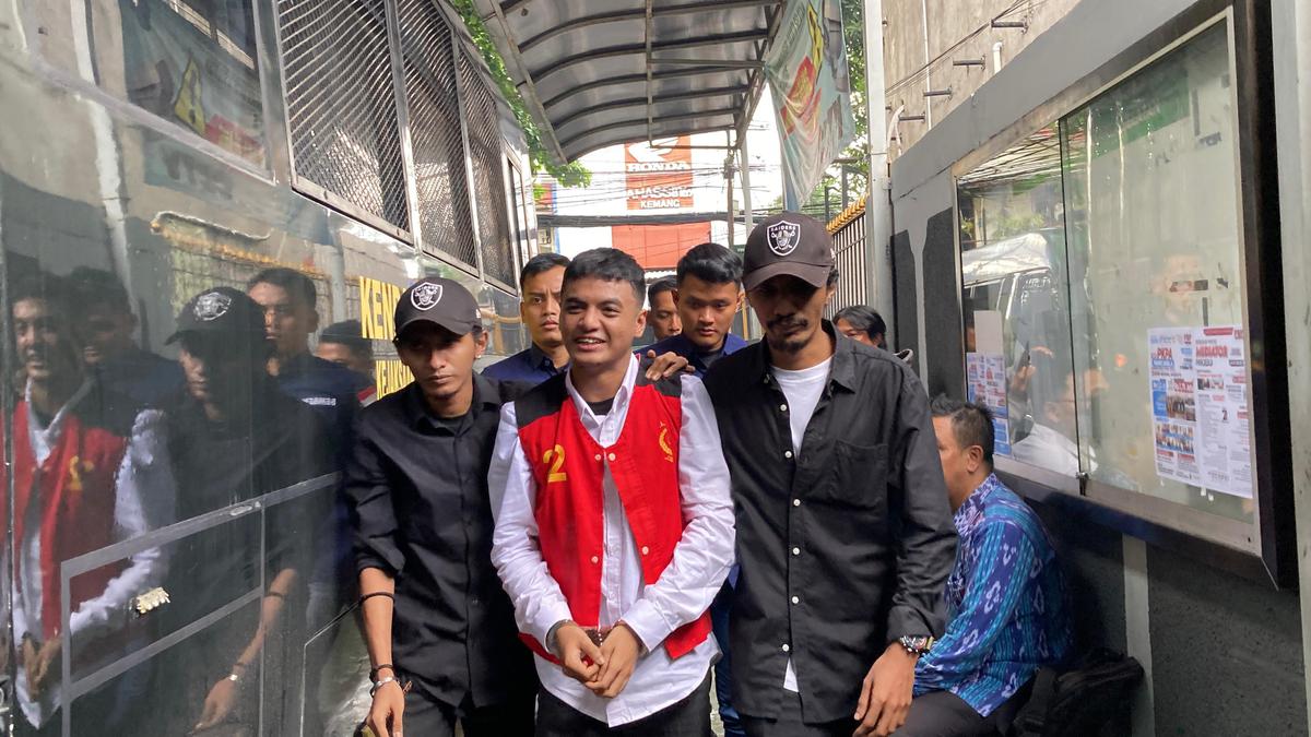 Keluarga Deg-degan Jelang Sidang Vonis Vadel Badjideh, Pasrahkan Hasilnya Kepada Tuhan