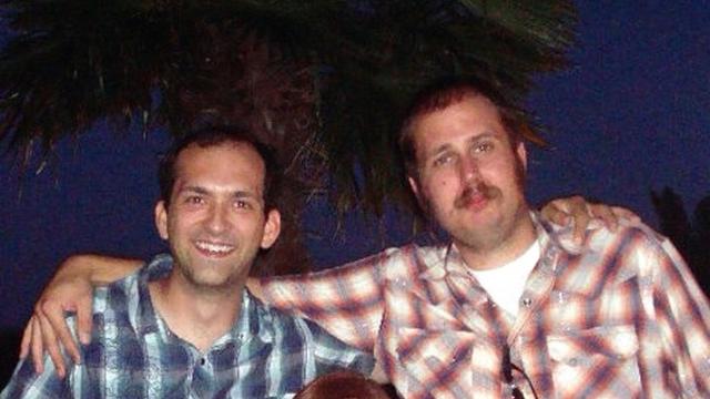 8 Foto Ini Tunjukkan Derita Jadi Orang Bertubuh Pendek