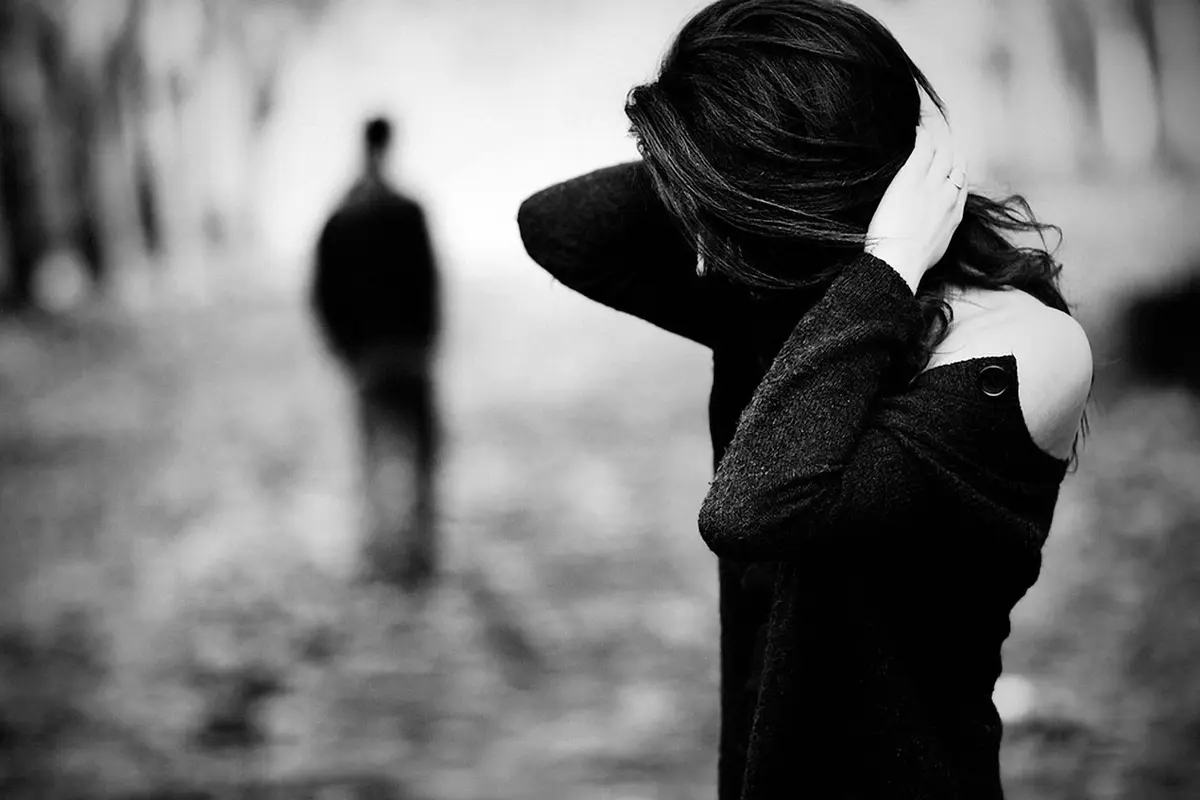 [Bintang] 7 Lagu yang Gambarkan Betapa Susahnya Move On dari Mantan