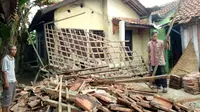 Sedikitnya 86 rumah di Banyumas rusak akibat gempa Jawa. (Foto: Liputan6.com/Muhamad Ridlo/ BPBD BMS)