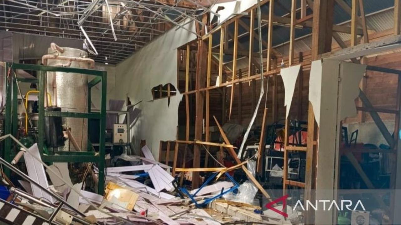 Ledakan Pabrik Es Aceh Barat Lukai Dua Pekerja, Bangunan Rusak Parah