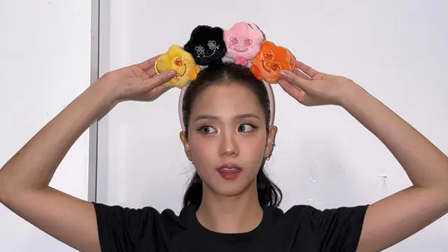 Tulis Pesan Menyentuh Usai Konser di Jakarta, Jisoo BLACKPINK Tampil Memukau dengan Gaya Edgy nan Feminin