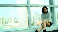 Rini Wulandari Merasa Seksi Saat Tonjolkan Bagian Perut