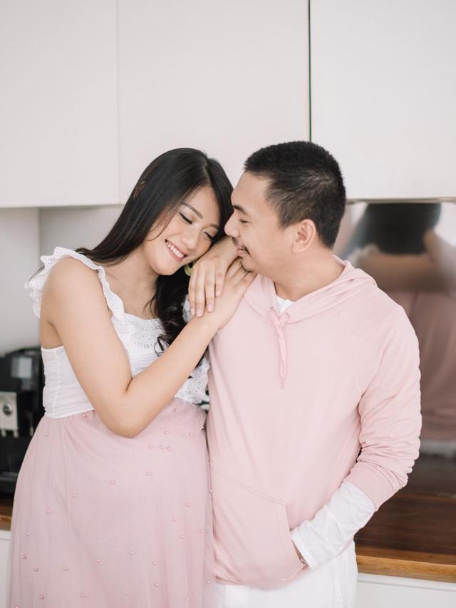 Raditya Dika dan Anissa Aziza