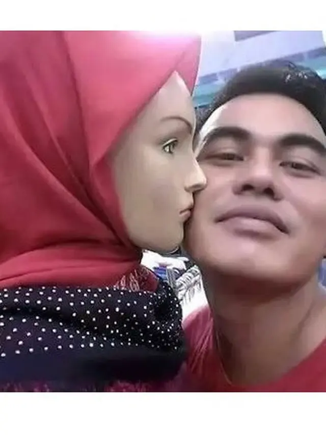 6 Kelakuan Jomblo Punya Pacar Manekin Ini Bikin Tepuk Jidat