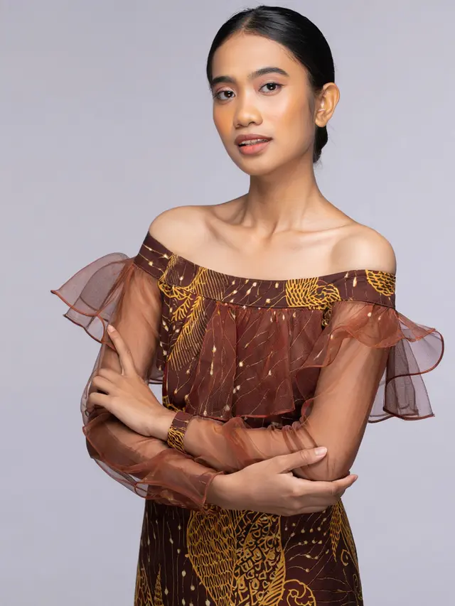 Batik Lengan Ruffle Transparan untuk Dress Pesta 2025