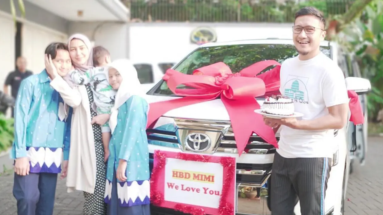 [Bintang] Arie Untung dan Fenita Arie