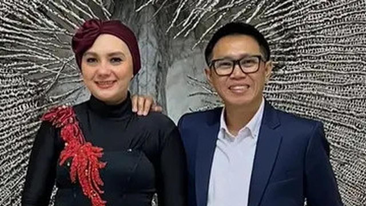 Potret Dapur Rumah Eko Patrio, Modern dan Rapi dalam Nuansa Monokrom