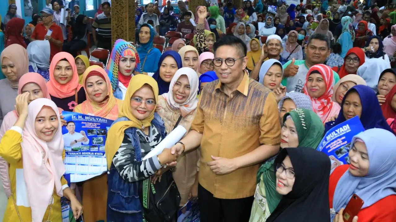 Bakal cagub Sumbar Mulyadi mendapat dukungan dari amak-amak.