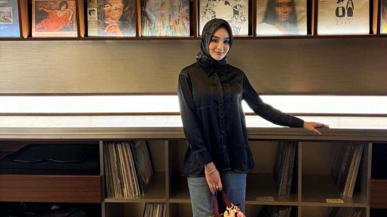 7 Potret Glamor Hana Hanifah, Apakah Ada Hubungan dengan Dugaan Korupsi?