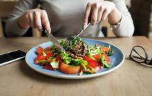 Tak Hanya Deodoran, 8 Jenis Makanan Lezat Ini Ampuh Membantu Mengurangi Bau Badan
