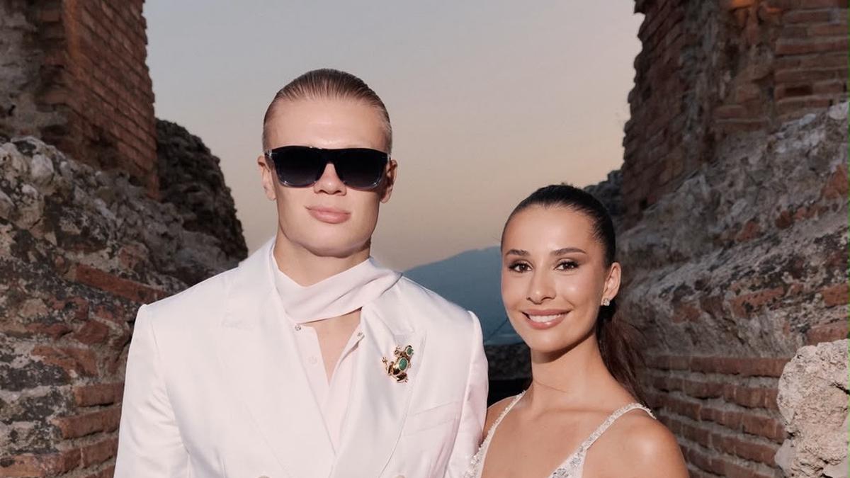 Bak Pengantin, Erling Haaland dan Kekasihnya Tampil Serasi di Dolce &amp; Gabbana Alta Sartoria