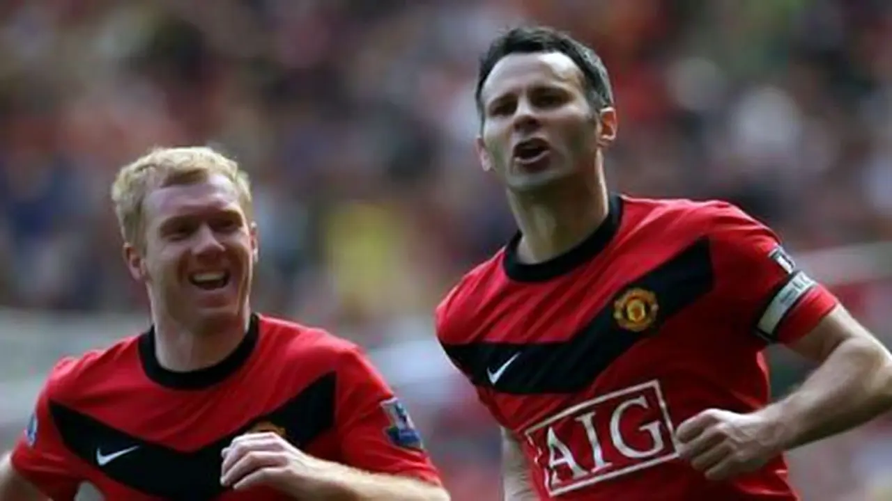 ryangiggs-paulscholes-121221-b.jpg