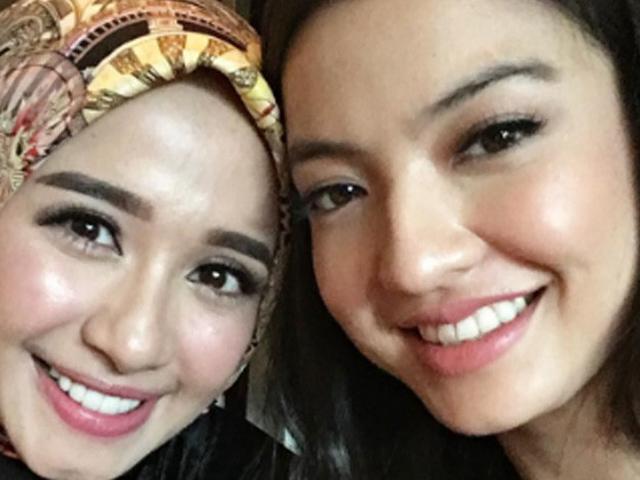 Pose Ala Bebek Laudya Cynthia Bella Raline Shah Tetap Cantik