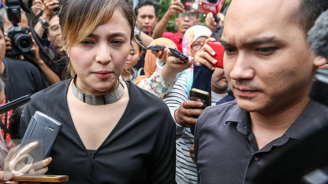 20160328-Marshanda-Temui-Ayahnya-di-Panti-Sosial-Jakarta-YR