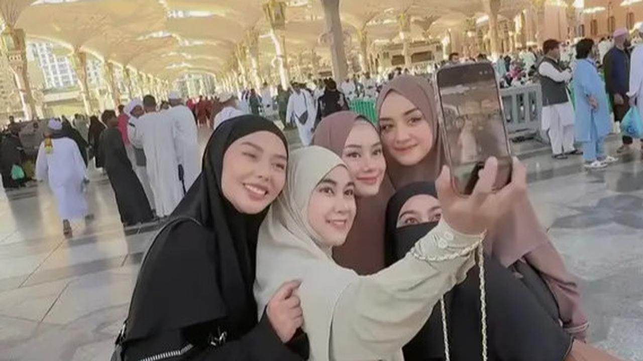 7 Potret Keseruan Geng Butterfly Nikmati Momen Ramadan di Madinah Usai Menjalani Umrah, Ada Dinda Hauw hingga Dara Arafah