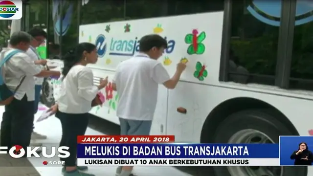 Hari Autis Internasional, Anak Difabel Melukis Badan Bus Transjakarta