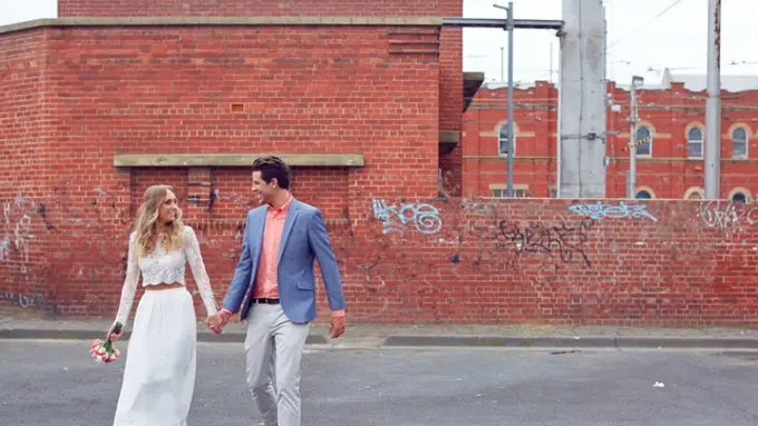 18 Gaun Pernikahan Modern yang Bikin Kamu Ingin Segera Menikah