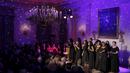 Pertunjukan tarik suara dari Gospel Choir saat menghibur tamu yang hadir saat acara makan malam Perdana Menteri Kanada Justin Trudeau dan istrinya Sophie Gregoire - Trudeau di Gedung Putih di Washington tanggal 10 Maret 2016. (REUTERS / Joshua Roberts)