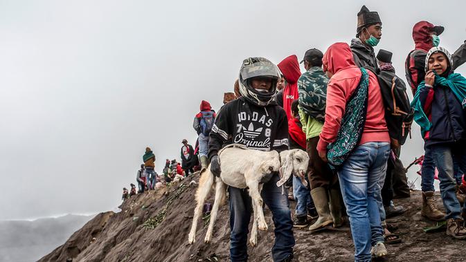 Mengenal Yadnya Kasada yang Dirayakan Suku Tengger di Gunung Bromo dari 24--26 Juni 2021 - Vimarsana News