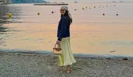 Potret Raline Shah Nikmati Sunset di Saint Tropez Prancis, Gayanya Elegan