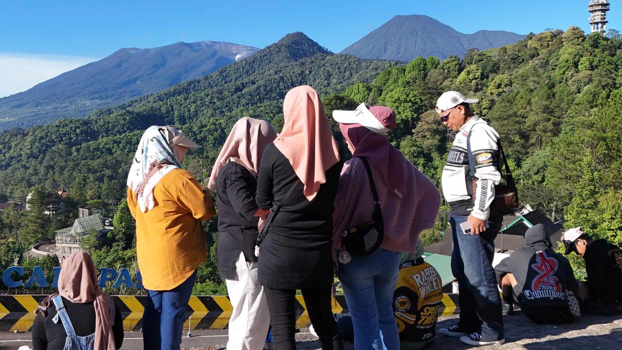 FOTO: Pesona Alam Puncak Masih Menjadi Tujuan Favorit Warga Saat Libur Panjang
