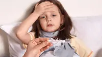 9 Daun yang Bisa Menurunkan Demam Anak dan Keamanannya