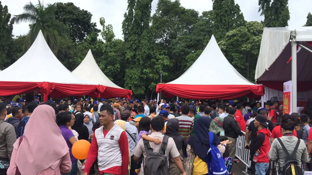 Keramaian Antrian pemohon paspor di Festival Keimigrasian (Liputan6.com/Lizsa Egeham)