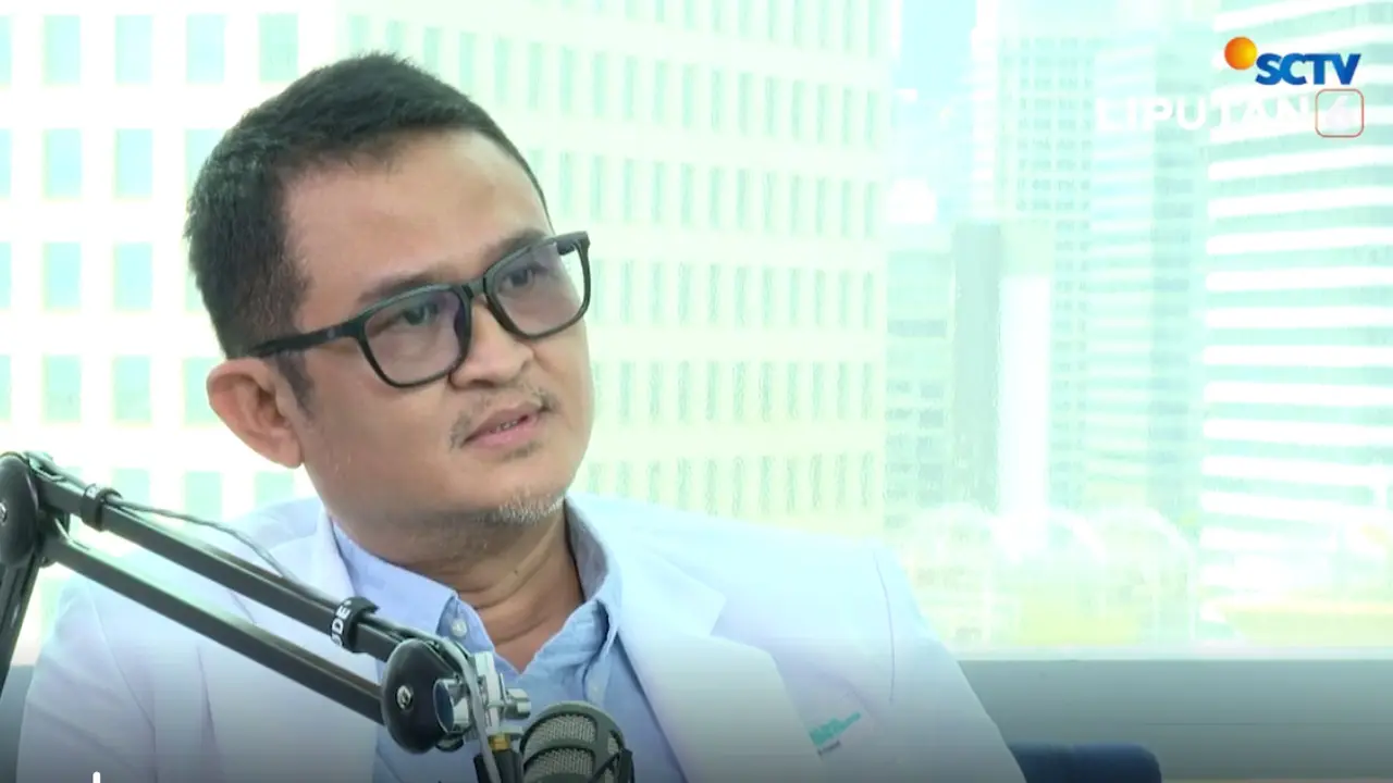 dokter spesialis penyakit dalam konsultan gastroenterohepatologi EMC Grha Kedoya, Dedy G. Sudrajat dari RS EMC Grha Kedoya.