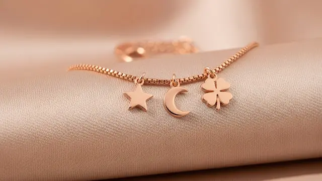 Gelang Charm Simbol Keberuntungan