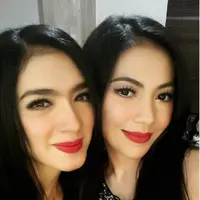 Kezia Karamoy dan Angel Karamoy. (Instagram @realangelkaramoy)