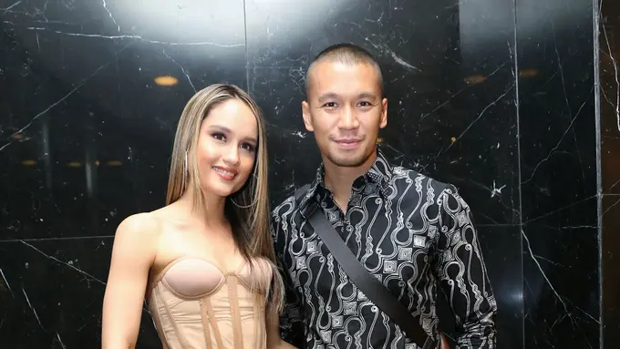 [Bintang] Cinta Laura