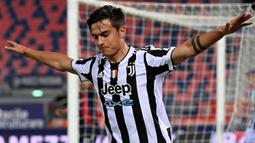 Paulo Dybala. Sayap serang berusia 27 tahun ini telah 6 musim memperkuat Juventus. Ia tersingkir akibat rentan cedera dan kalah bersaing dengan Federico Chiesa dan Dejan Kulusevski yang lebih dipercaya Andrea Pirlo. Musim lalu ia hanya tampil 25 kali di semua ajang. (Foto: AFP/Andreas Solaro)