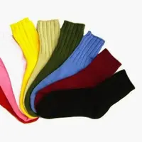 Macam-macam kaus kaki. (via: plimbi.com)