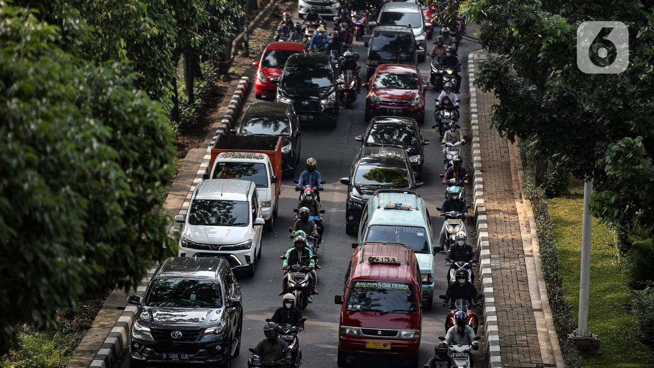 Usulan Perubahan Jam Kantor Demi Atasi Kemacetan Jakarta