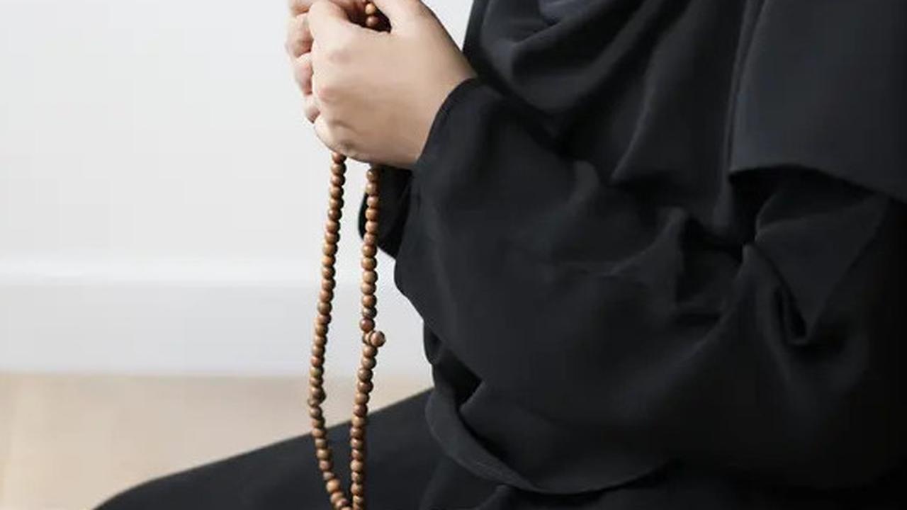 Zikir Hutang Cepat Lunas Beserta Doanya Lengkap: Arab, Latin, dan Terjemah