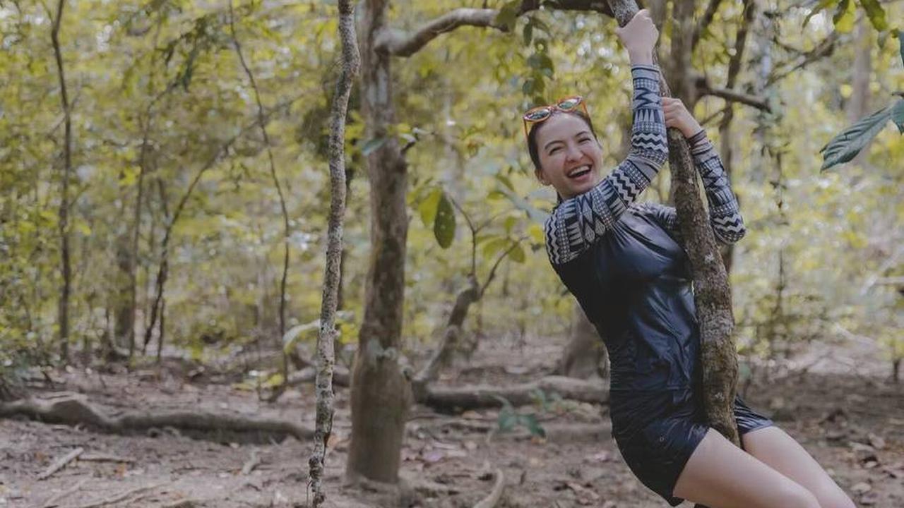 Mengajak Keluarga Liburan di Dalam Hutan Tropis
