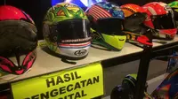 Helm modifikasi sesuai keinginan dibuat RDH yang menggabungkan teknik digital printing, water decal dan sticker vinyl, melalui proses painting dan air brush.