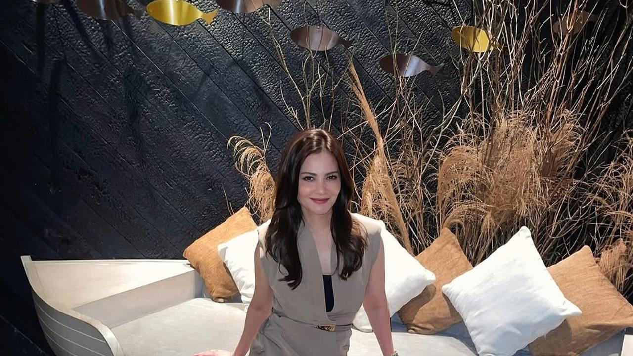 Perjalanan Karier Cut Tari dari Model, Aktris hingga Presenter