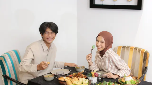couple februari buka puasa