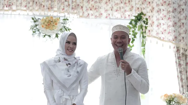 [Bintang] Angel Lelga dan Vicky Prasetyo