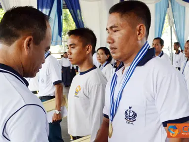 Citizen6, Surabaya: Atlet-atlet menembak Pasmar-1 yang terdiri dari Lettu Marinir Setyawan dan lettu Marinir Yudi Gupala yang bertanding dalam kategori tembak reaksi berhasil menjadi yang terbaik. (Pengirim: Budi Abdillah)