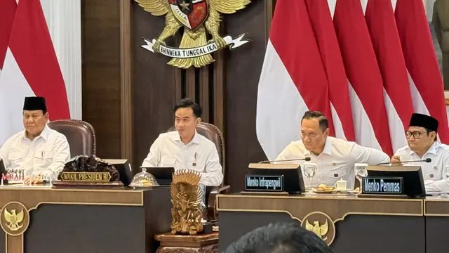 Presiden Prabowo Subianto menggelar sidang kabinet paripurna ke-8 bersama jajaran menteri dan kepala badan di Kantor Presiden Jakarta, Rabu (6/8/2025).