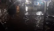 Banjir di sekitar Stasiun Rawa Buaya di Cengkareng. (Dok. Tangkapan Layar Media Sosial @warga.jakbar)