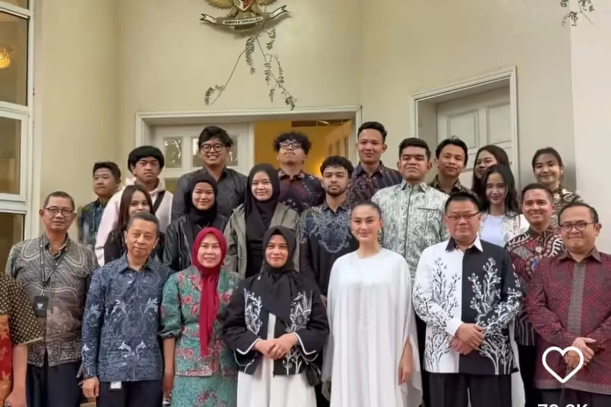 Agnez Mo ikut buka puasa bersama di KJRI Dubai. (Instagram/ agnezmo)
