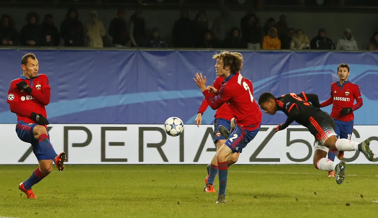 Inilah saat Anthony Martial mencetak gol ke gawang CSKA dalam lanjutan Grup B Liga Champions di Stadion Arena Khimki, Moscow, Rusia, Kamis (22/10/2015) dini hari WIB. (Action Images via Reuters/Andrew Boyers)